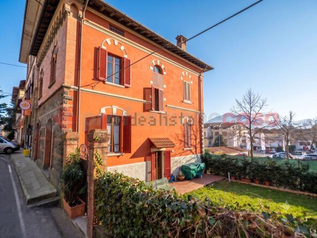 Case e ville in vendita di 220 m² in Via Roma, 6