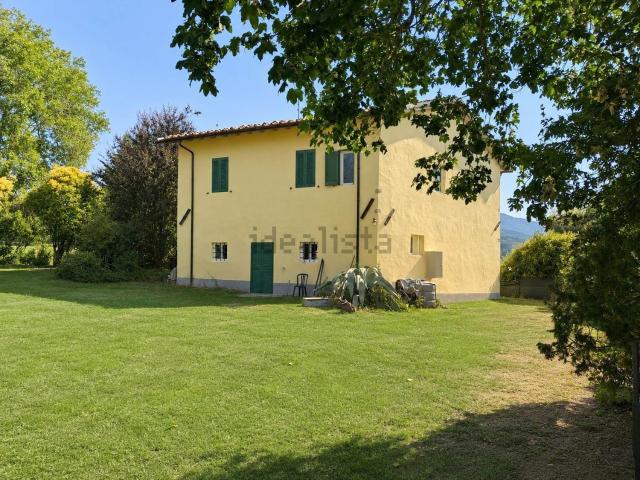 Case e ville in vendita di 220 m²