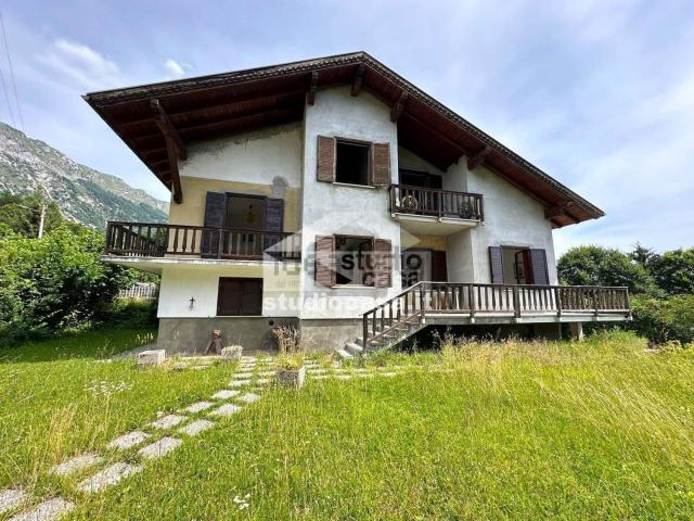 Case e ville in vendita di 220 m²