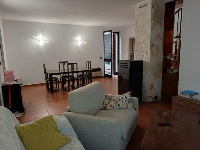 Case e ville in vendita di 220 m²
