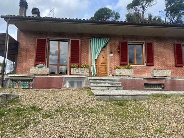 Case e ville in vendita di 220 m²