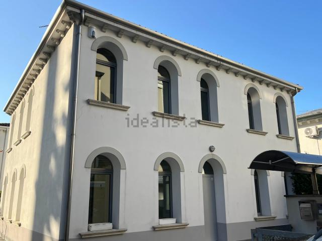 Case e ville in vendita di 220 m²