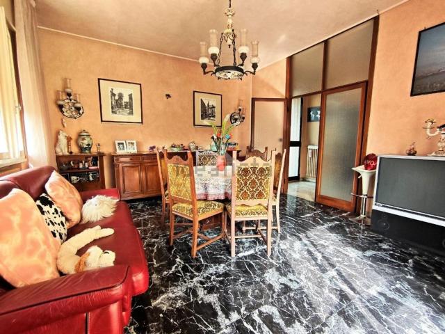 Case e ville in vendita di 220 m² in Via Caduti del Lavoro, 11