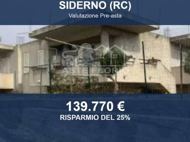 Case e ville in vendita di 220 m² in Via Caldara