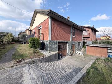 Case e ville in vendita di 220 m² in Via Carlo Farini, 56