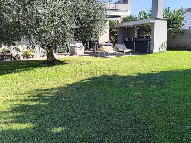 Case e ville in vendita di 220 m² in Via Casal di Claudia, 104