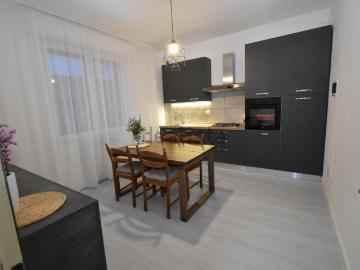 Case e ville in vendita di 220 m² in Via A. De Gasperi