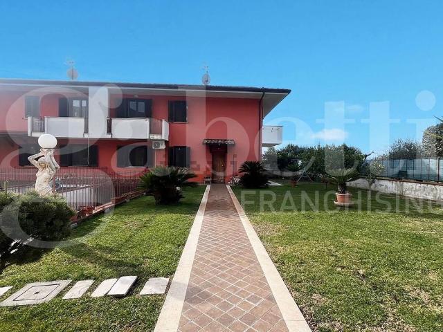 Case e ville in vendita di 220 m² in Via Antonio Gramsci