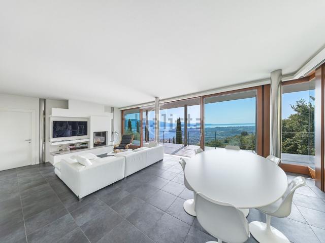 Case e ville in vendita di 220 m² in Via Bocca di Croce, 17