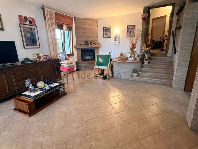 Case e ville in vendita di 220 m² in Via Bellaria
