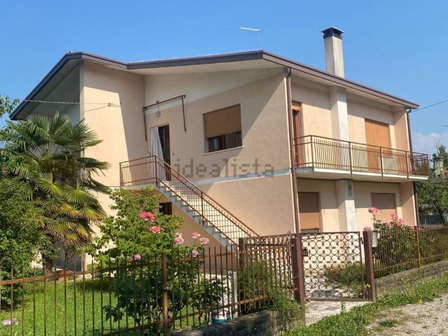 Case e ville in vendita di 220 m² in Via Bernardo Mondini, 8