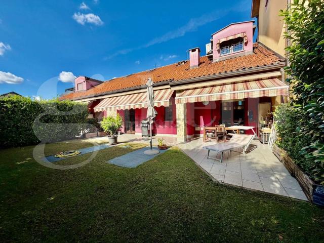 Case e ville in vendita di 220 m² in Via Dalmasso