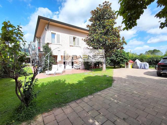 Case e ville in vendita di 220 m² in Via degli Orti, 18