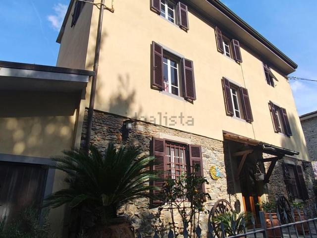 Case e ville in vendita di 220 m² in Via dei Canipaletti, 2200