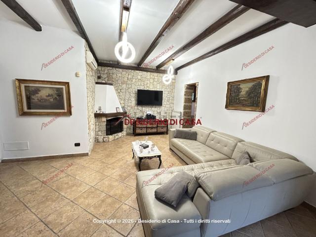 Case e ville in vendita di 220 m² in Via del Fico d&apos India