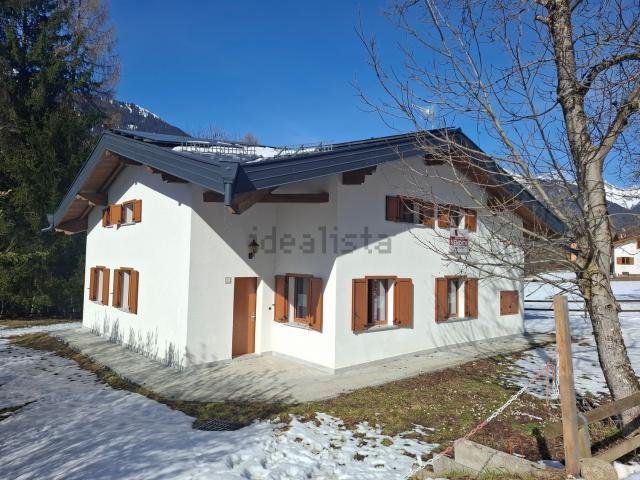 Case e ville in vendita di 220 m² in Via del Giardin, 36
