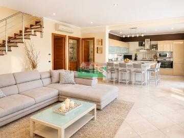 Case e ville in vendita di 220 m² in Via della Vigna