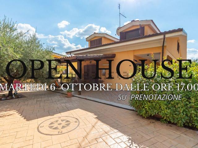 Case e ville in vendita di 220 m² in Via di Colle Falco, 48