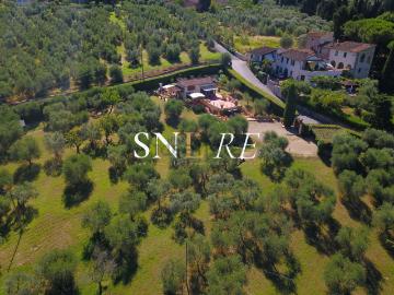 Case e ville in vendita di 220 m² in Via della Croce