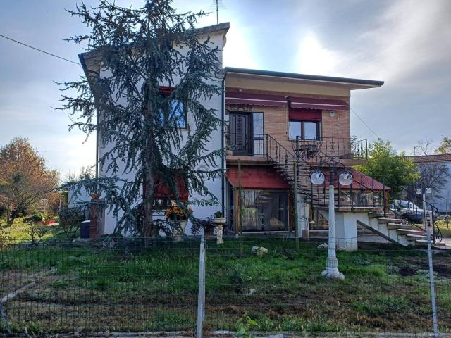 Case e ville in vendita di 220 m² in Via Enrico Toti, 777