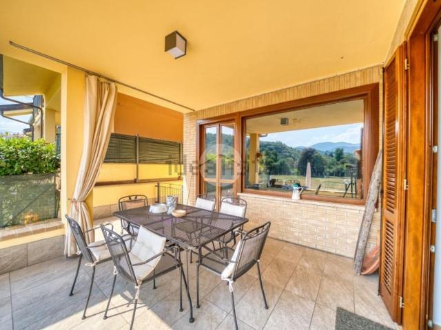 Case e ville in vendita di 220 m² in Via Frossasco, 39