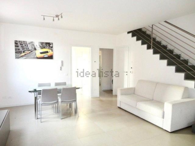 Case e ville in vendita di 220 m² in Via Italia