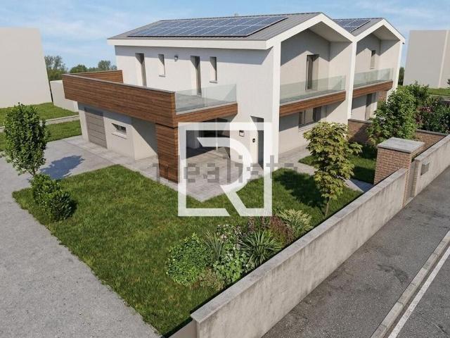 Case e ville in vendita di 220 m² in Via IV Novembre, 1