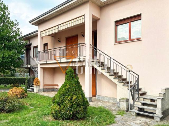 Case e ville in vendita di 220 m² in Via Monte Martica, 7