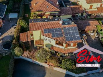 Case e ville in vendita di 220 m² in Via Madonna di Campagna