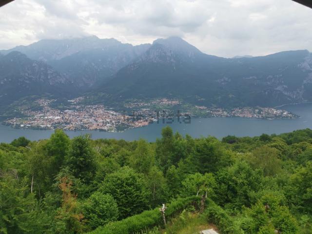 Case e ville in vendita di 220 m² in Via Madonnina