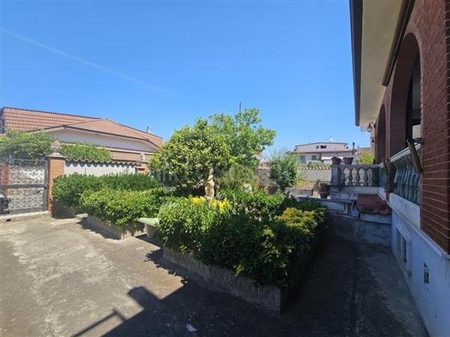 Case e ville in vendita di 220 m² in Via Mari