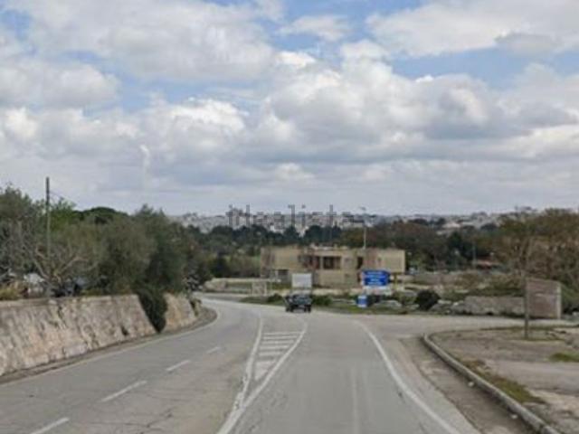 Case e ville in vendita di 220 m² in Via Massafra