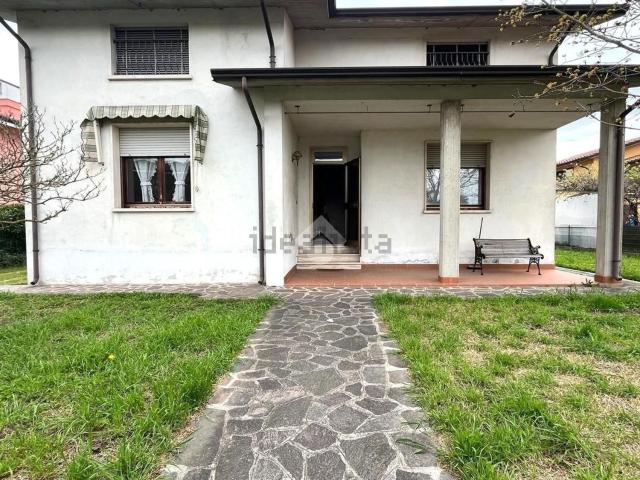 Case e ville in vendita di 220 m² in Via Noce, 2