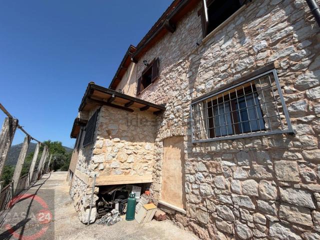 Case e ville in vendita di 220 m² in Via Nuova