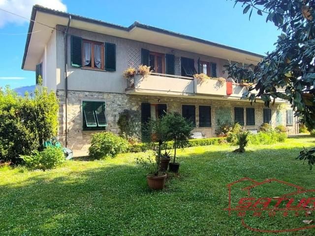 Case e ville in vendita di 220 m² in Via San Martino, 25