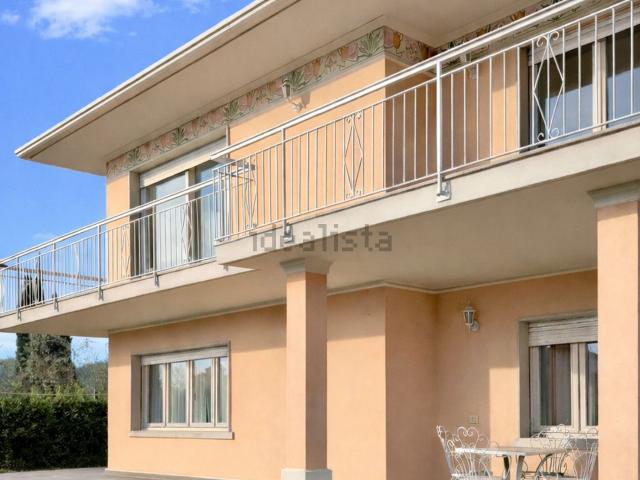 Case e ville in vendita di 220 m² in Via San Pietro, 126