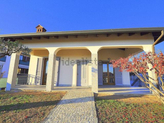 Case e ville in vendita di 220 m² in Via Sandro Pertini, 5