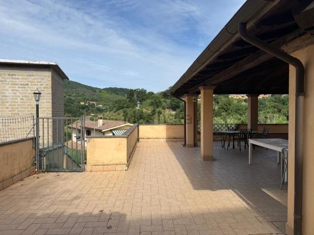 Case e ville in vendita di 220 m² in Via Santa Maria