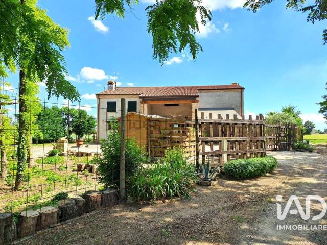 Case e ville in vendita di 220 m² in Via Sasso