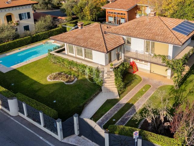 Villetta indipendente in vendita di 220 m²
