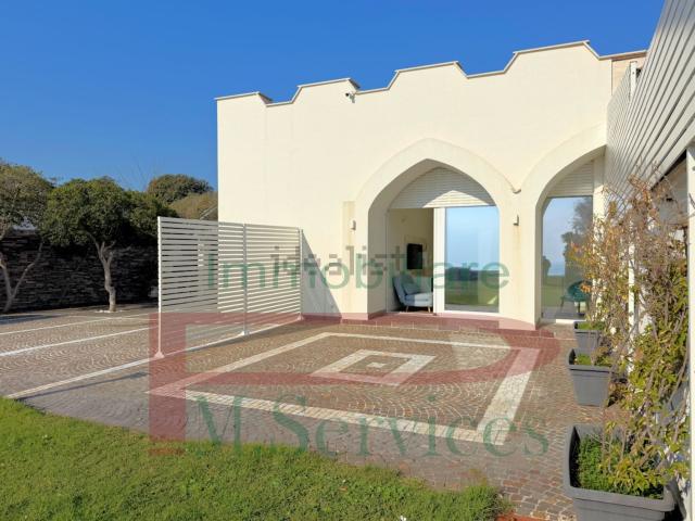 Case e ville in vendita di 220 m² in Via Stella Polare