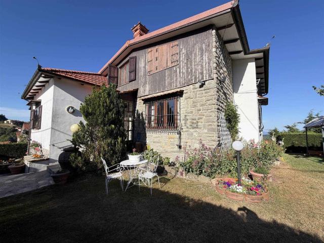 Case e ville in vendita di 220 m² in Via Poggio Tesoro