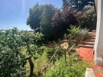 Case e ville in vendita di 220 m² in Via pennelle
