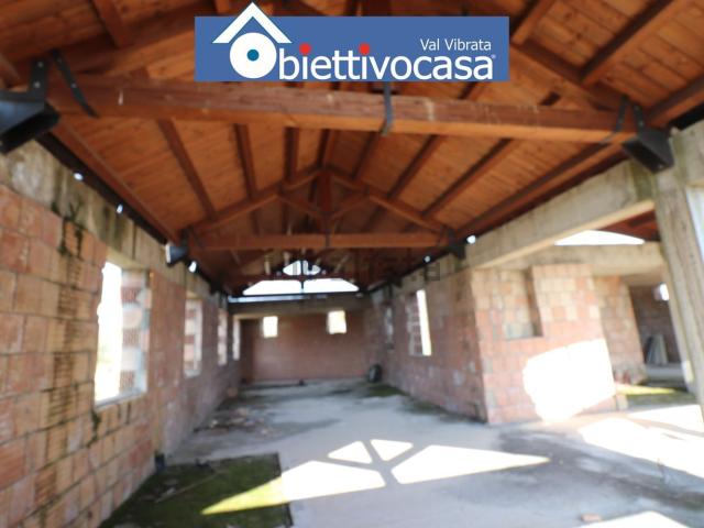 Case e ville in vendita di 220 m² in Via Piane a Canfora, 5
