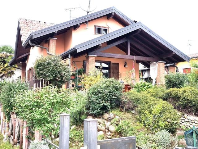 Case e ville in vendita di 220 m² in Via Principale