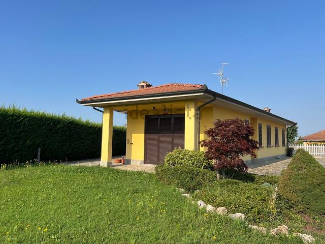 Case e ville in vendita di 220 m² in Via Roma