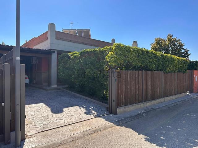 Case e ville in vendita di 220 m² in Via Ralph de Palma, 6