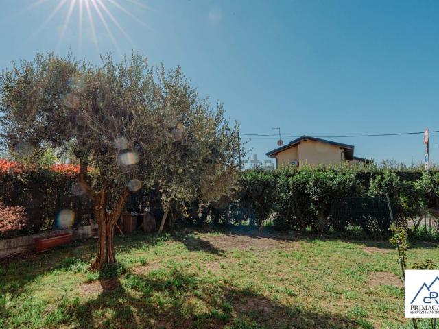 Case e ville in vendita di 220 m² in Via Rebuschini