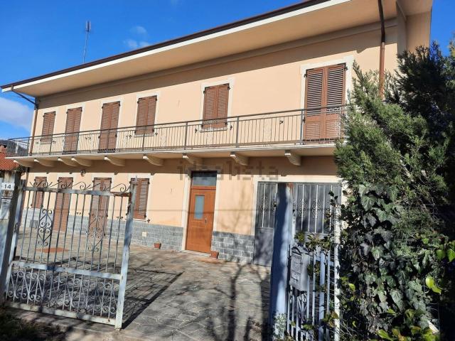 Case e ville in vendita di 220 m² in Via Risorgimento