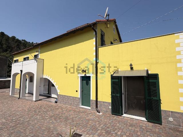 Case e ville in vendita di 220 m² in Via Tecci, 16